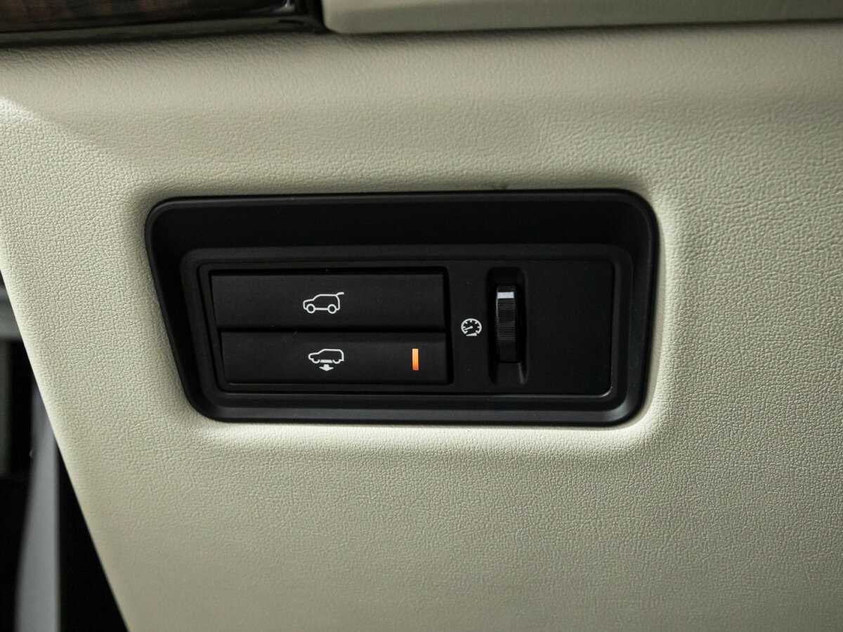 Land Rover Range Rover с пробегом — 2014 год. Фото: #32