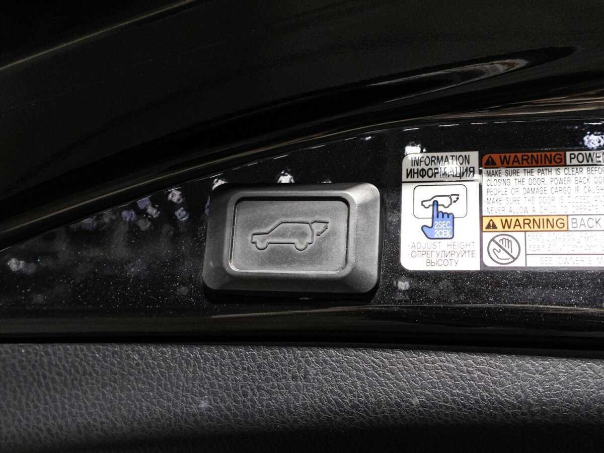 Toyota RAV4 с пробегом — 2015 год. Фото: #15