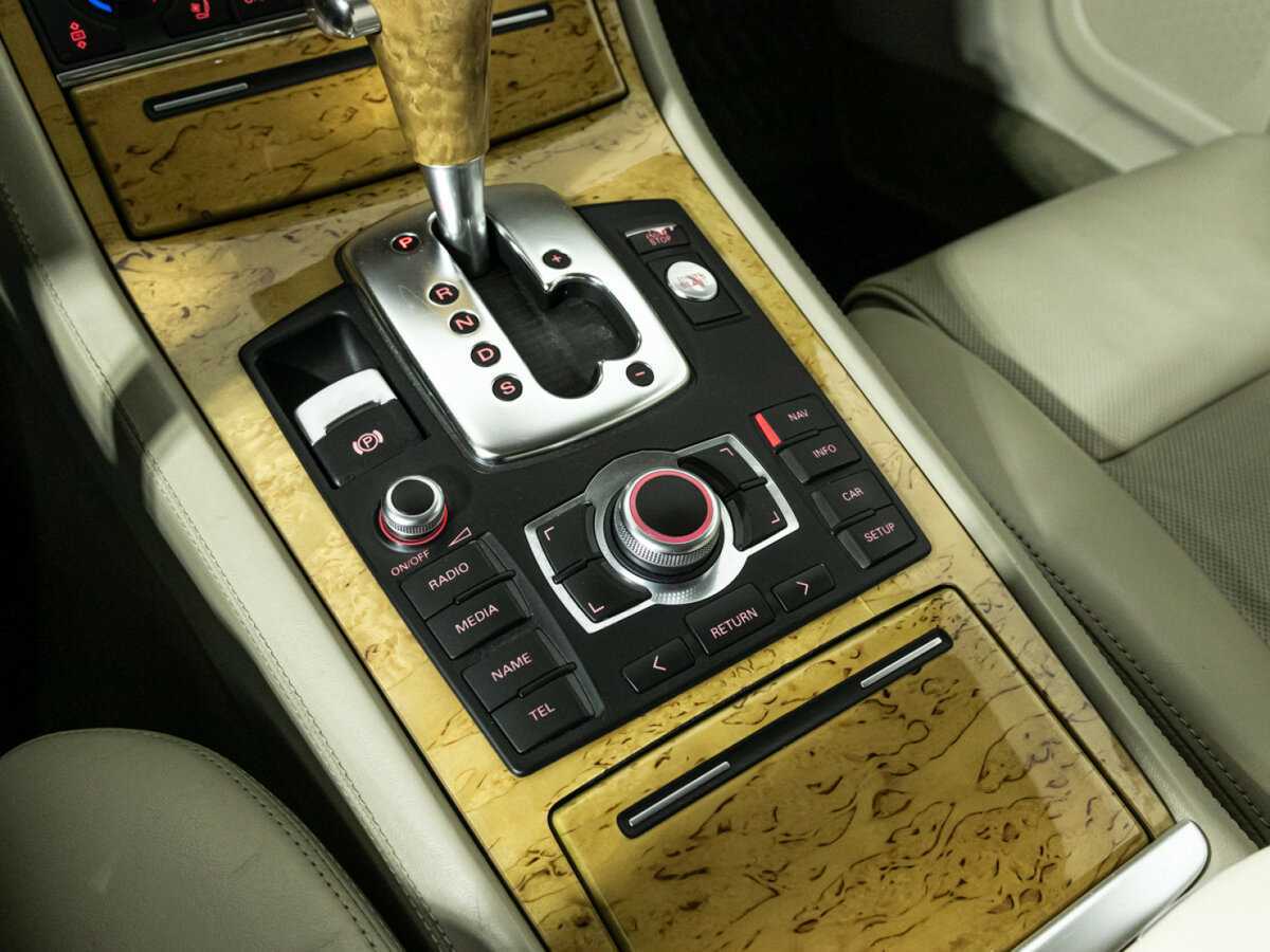 Audi A8 с пробегом — 2008 год. Фото: #18