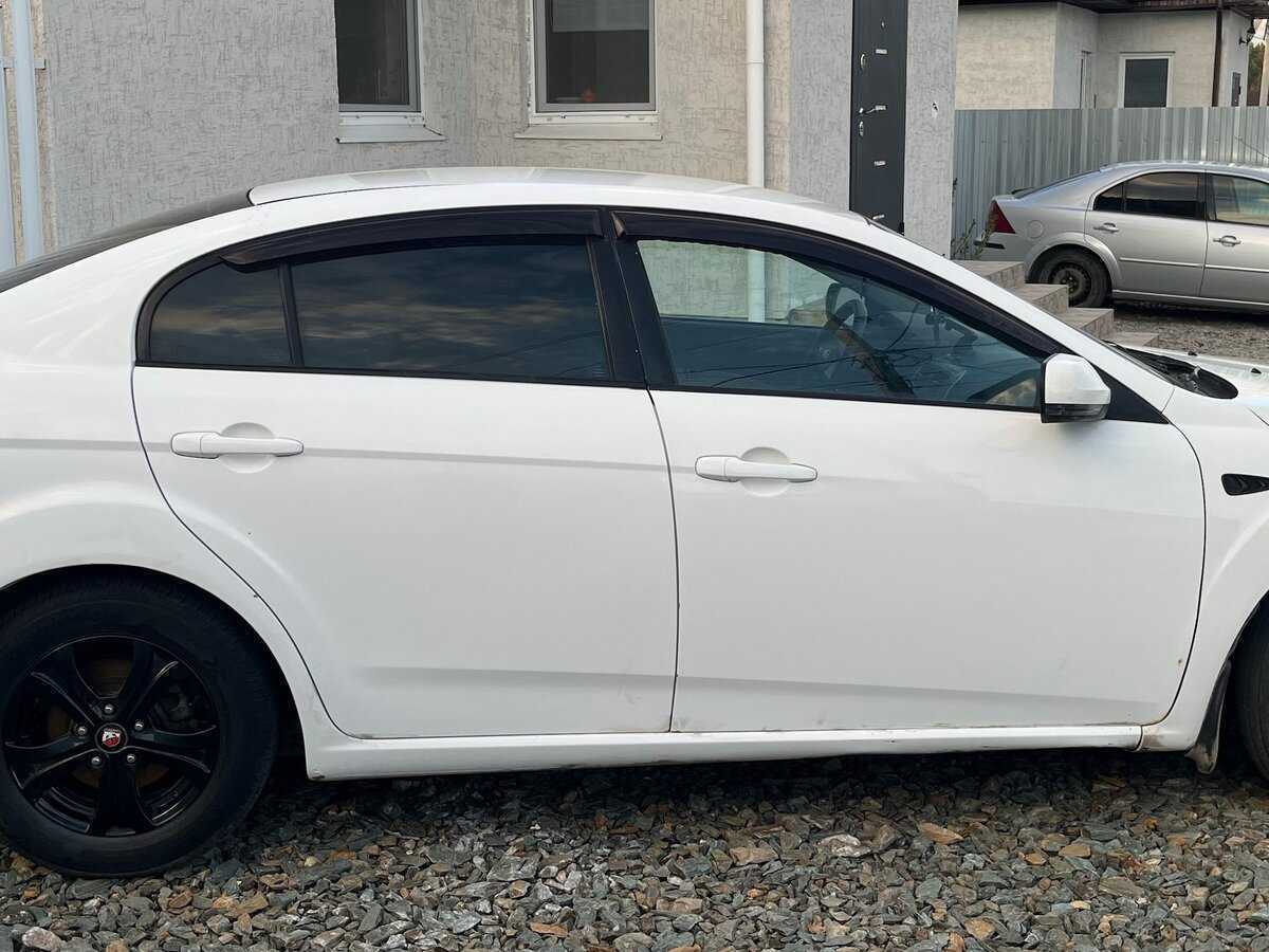 FAW Besturn B50 с пробегом — 2012 год. Фото: #3