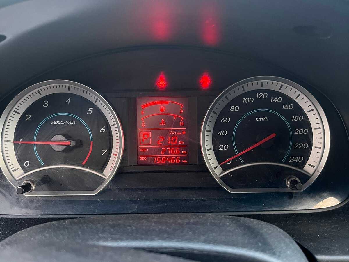 FAW Besturn B50 с пробегом — 2012 год. Фото: #5