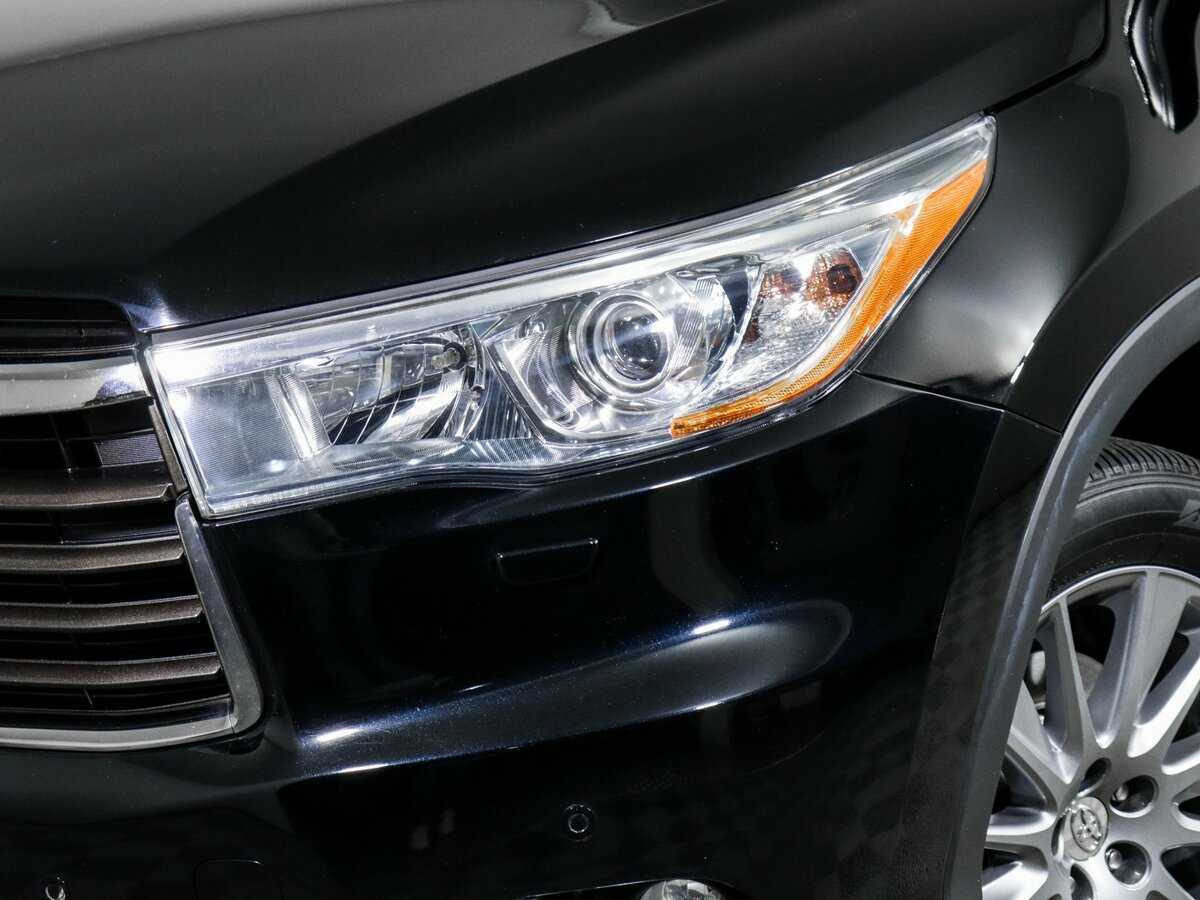 Toyota Highlander с пробегом — 2014 год. Фото: #15