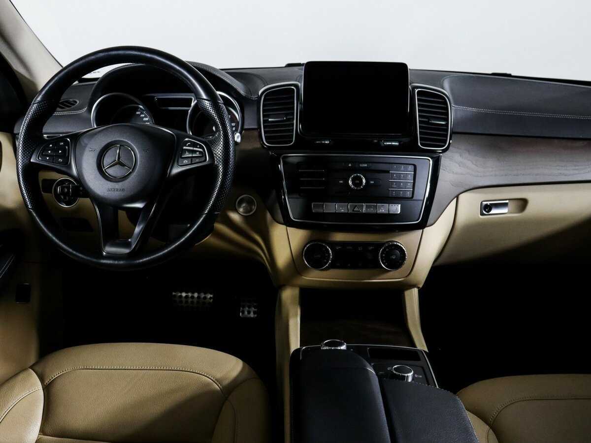 Mercedes-Benz GLE Coupe с пробегом — 2016 год. Фото: #8