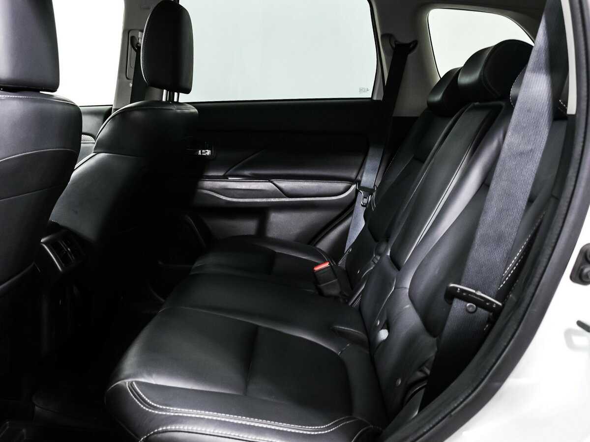 Mitsubishi Outlander с пробегом — 2019 год. Фото: #10