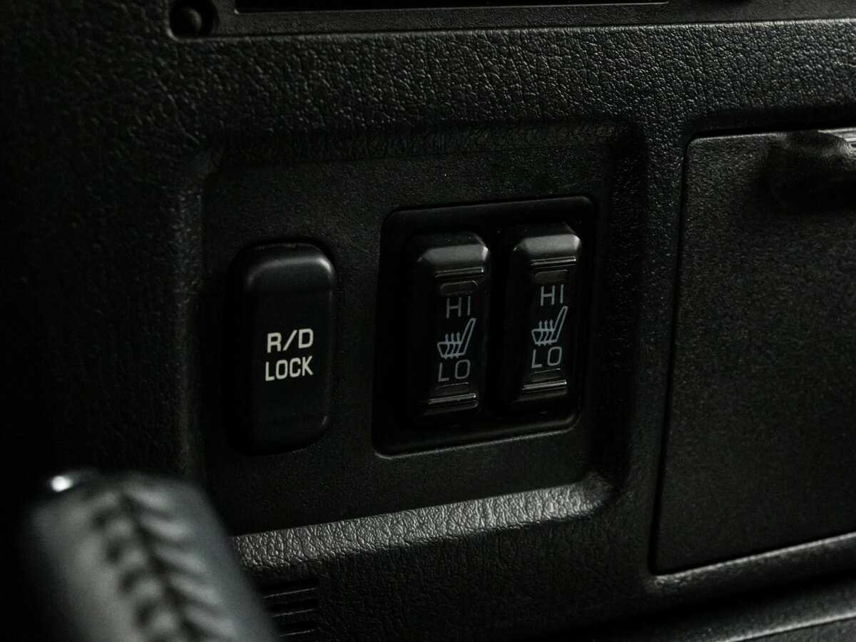 Mitsubishi Pajero с пробегом — 2014 год. Фото: #17