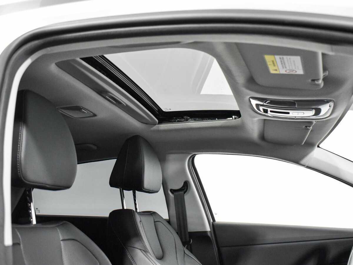 Hyundai Elantra с пробегом — 2023 год. Фото: #22