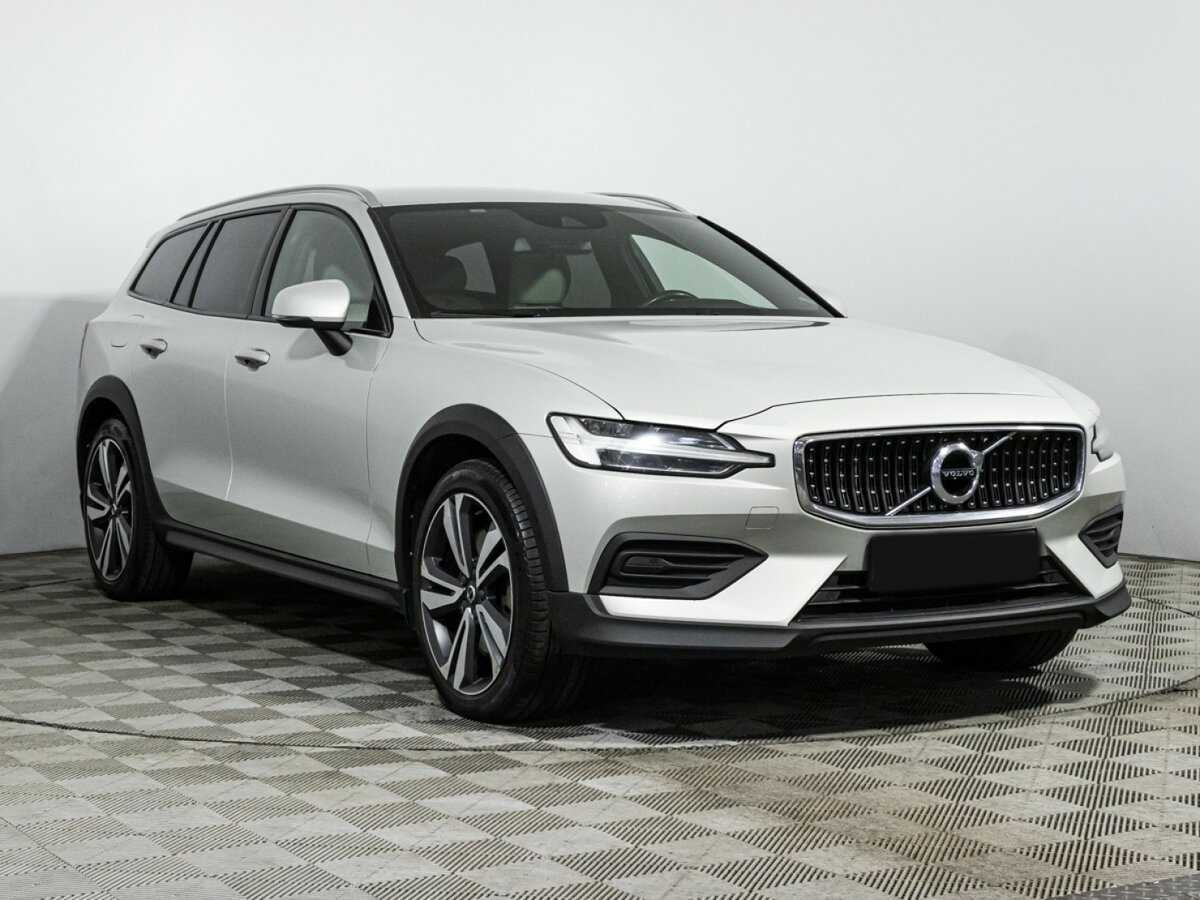 Volvo V60 Cross Country с пробегом — 2019 год. Фото: #2