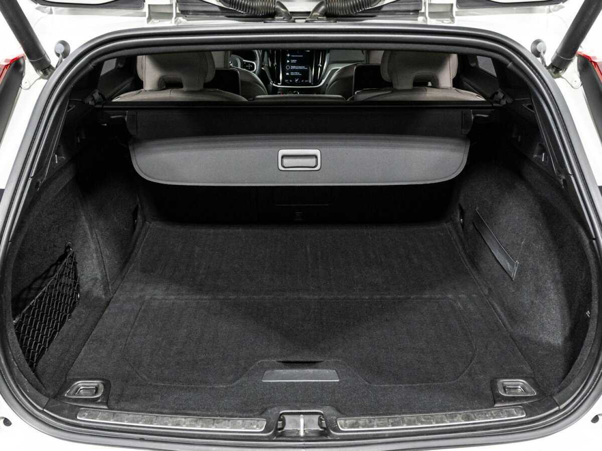 Volvo V60 Cross Country с пробегом — 2019 год. Фото: #14