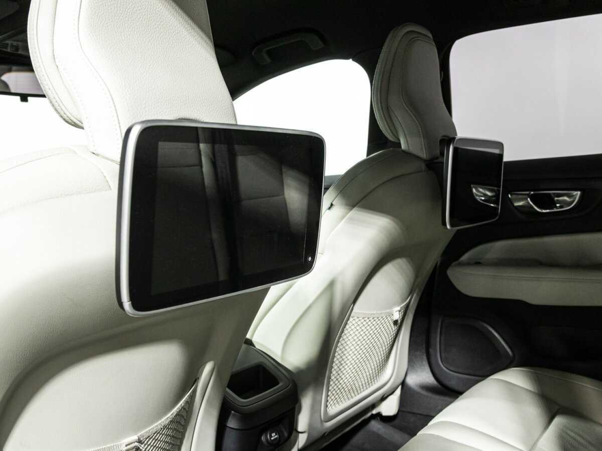 Volvo V60 Cross Country с пробегом — 2019 год. Фото: #24