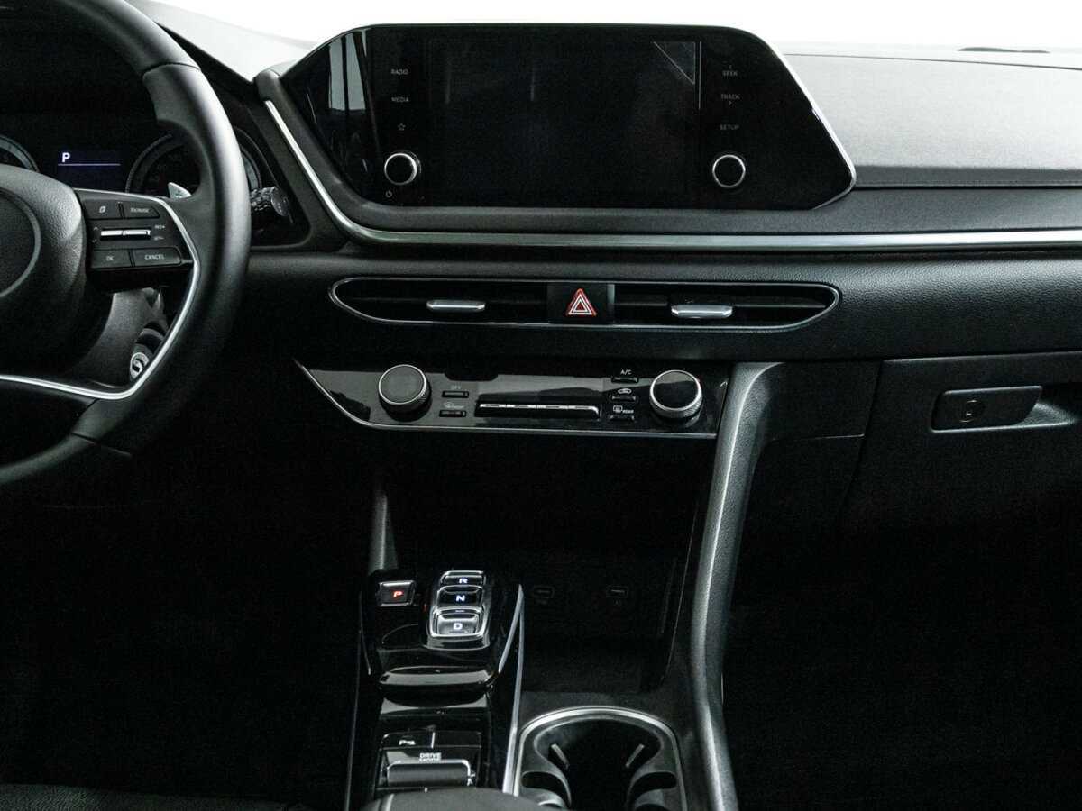 Hyundai Sonata с пробегом — 2021 год. Фото: #13