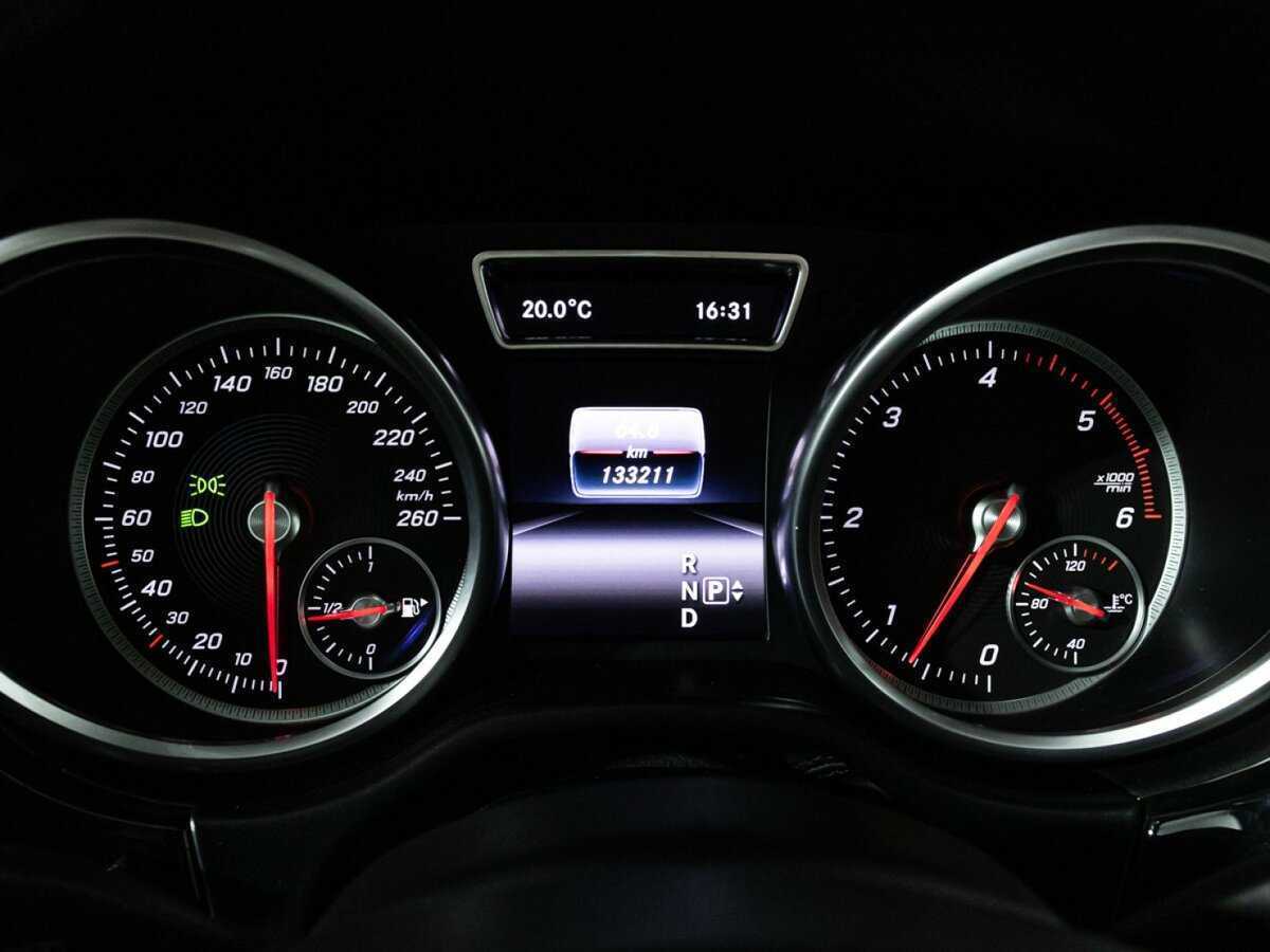 Mercedes-Benz GLE с пробегом — 2015 год. Фото: #11