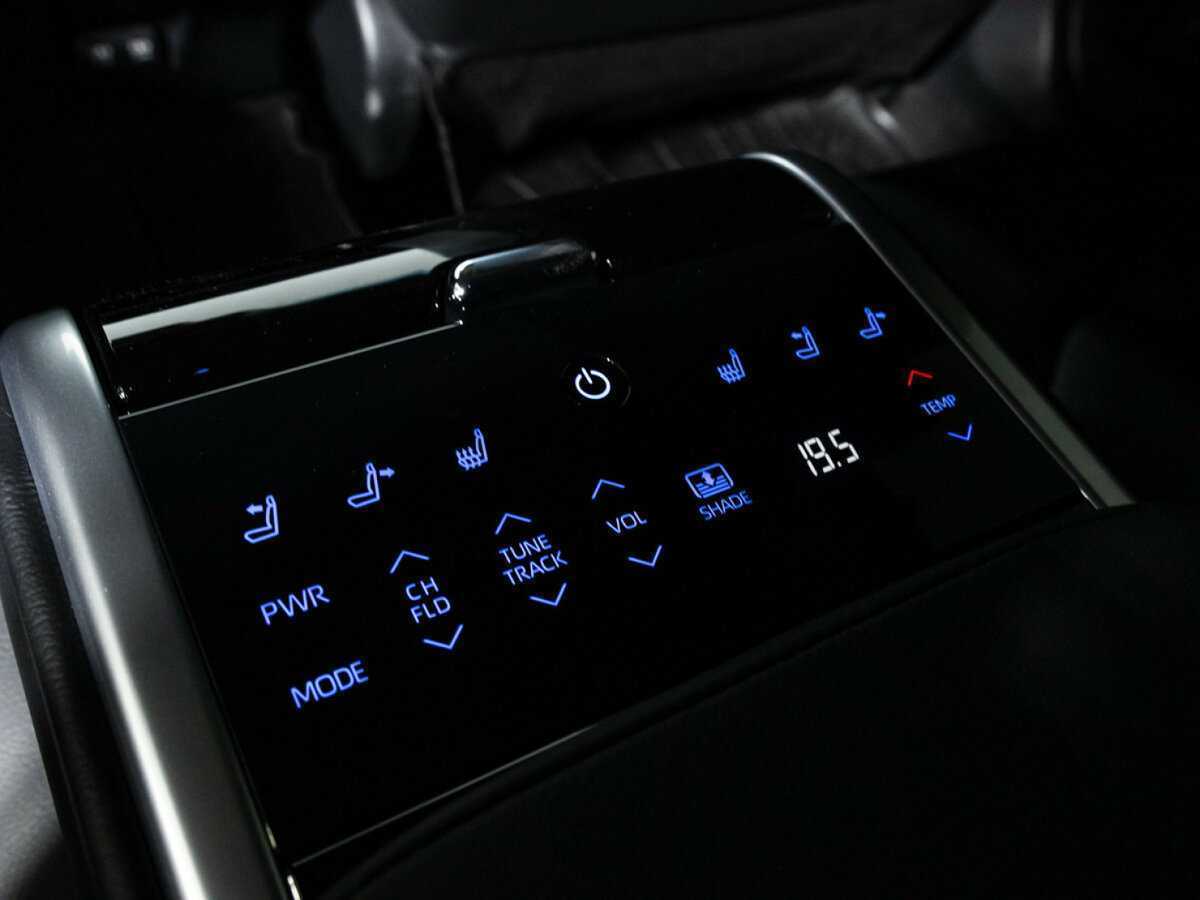 Toyota Camry с пробегом — 2020 год. Фото: #22