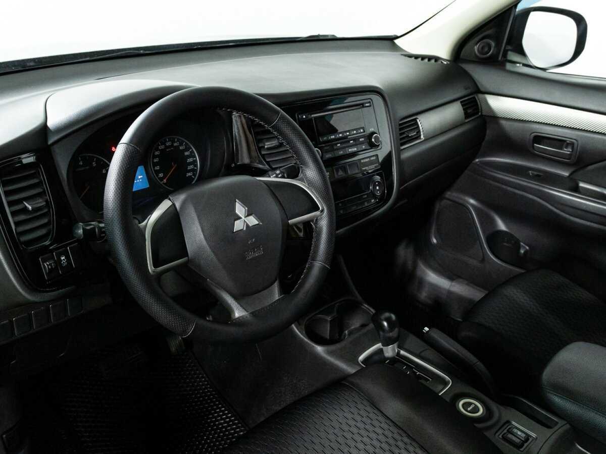 Mitsubishi Outlander с пробегом — 2013 год. Фото: #10