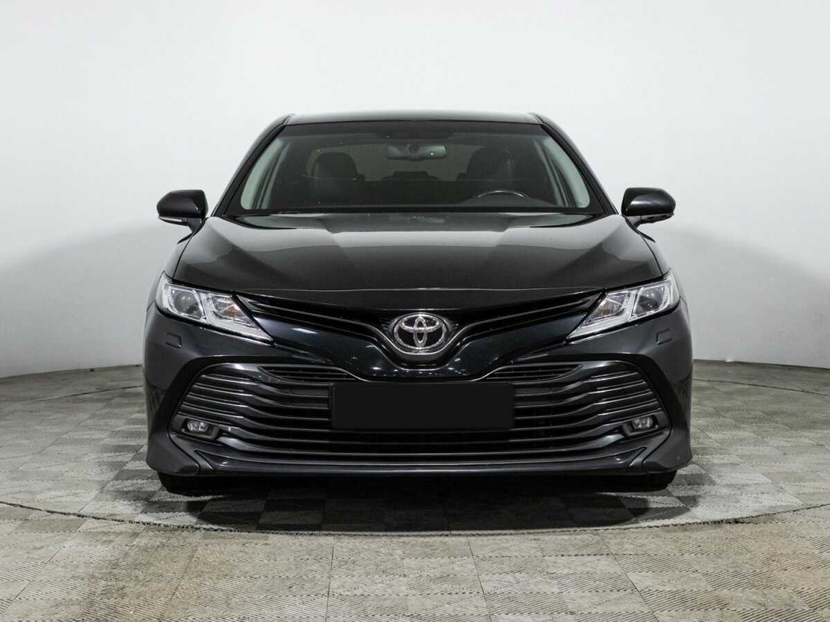 Toyota Camry с пробегом — 2019 год. Фото: #1