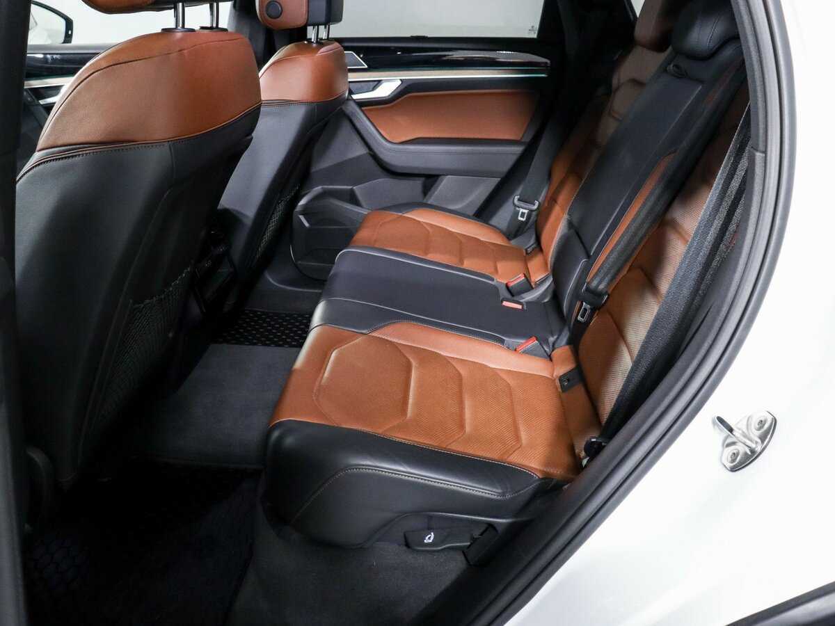 Volkswagen Touareg с пробегом — 2019 год. Фото: #9