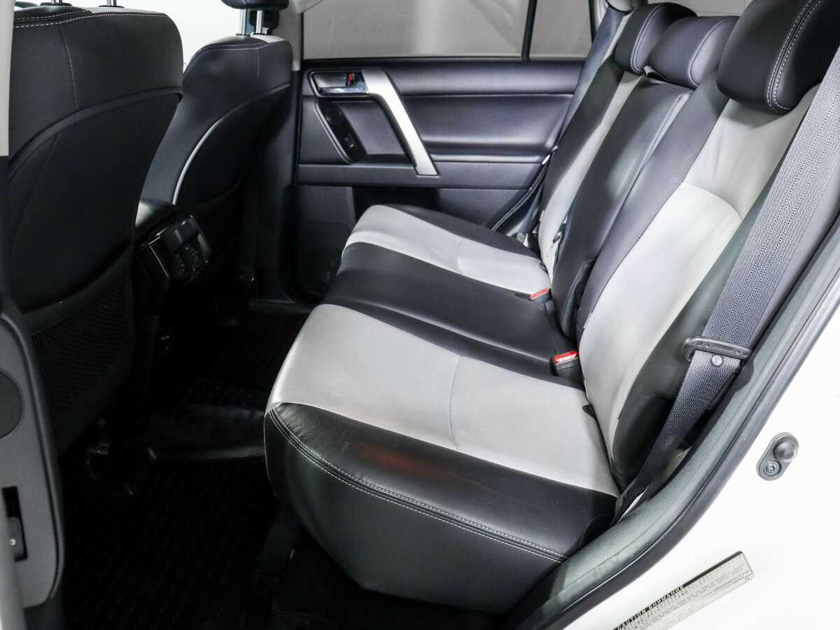 Toyota Land Cruiser Prado с пробегом — 2014 год. Фото: #6