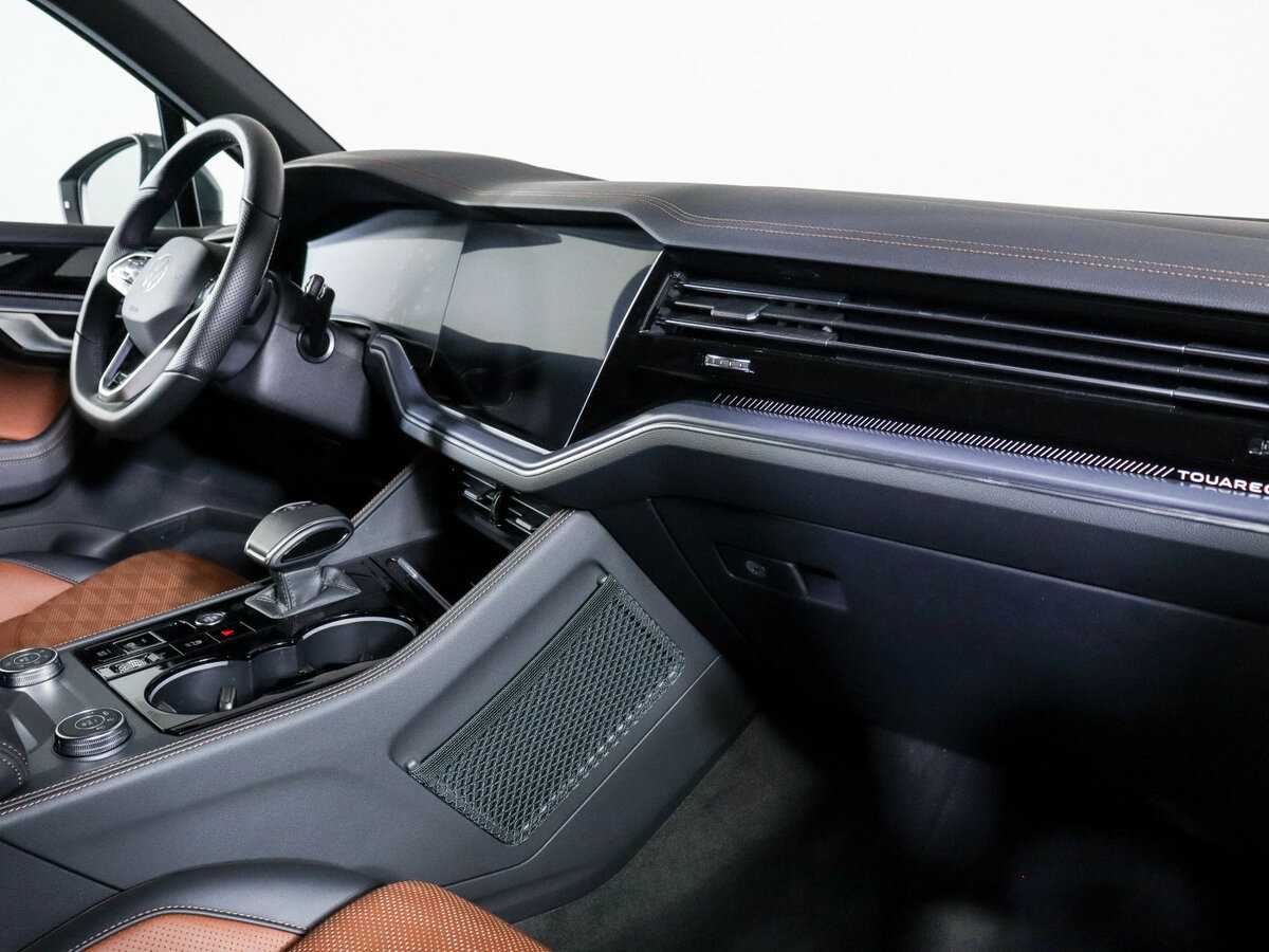 Volkswagen Touareg с пробегом — 2023 год. Фото: #8