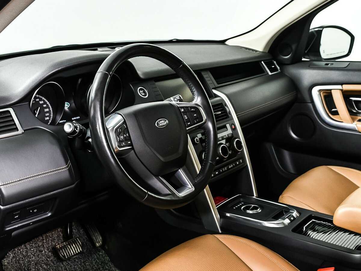 Land Rover Discovery Sport с пробегом — 2018 год. Фото: #11