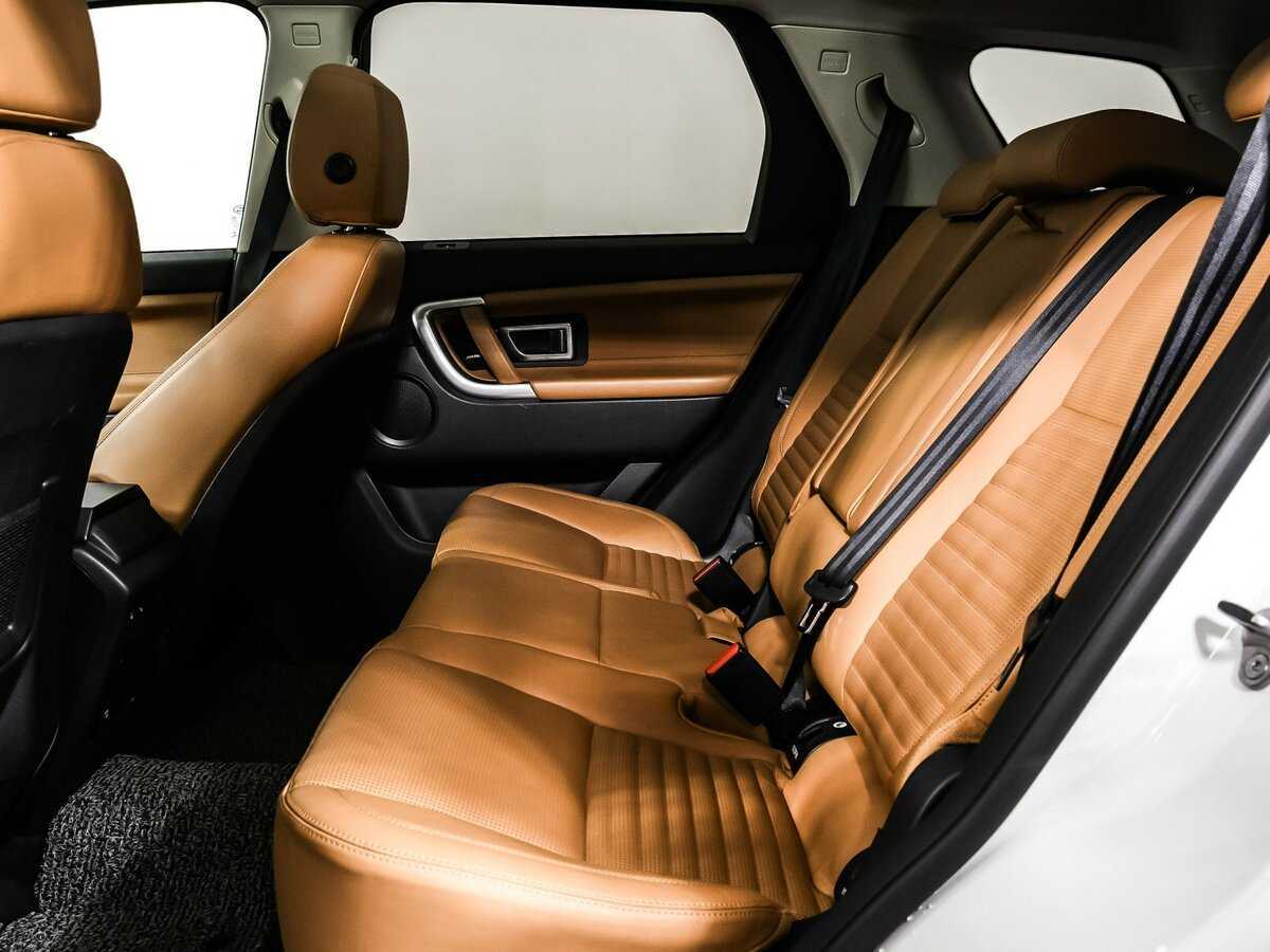 Land Rover Discovery Sport с пробегом — 2018 год. Фото: #12