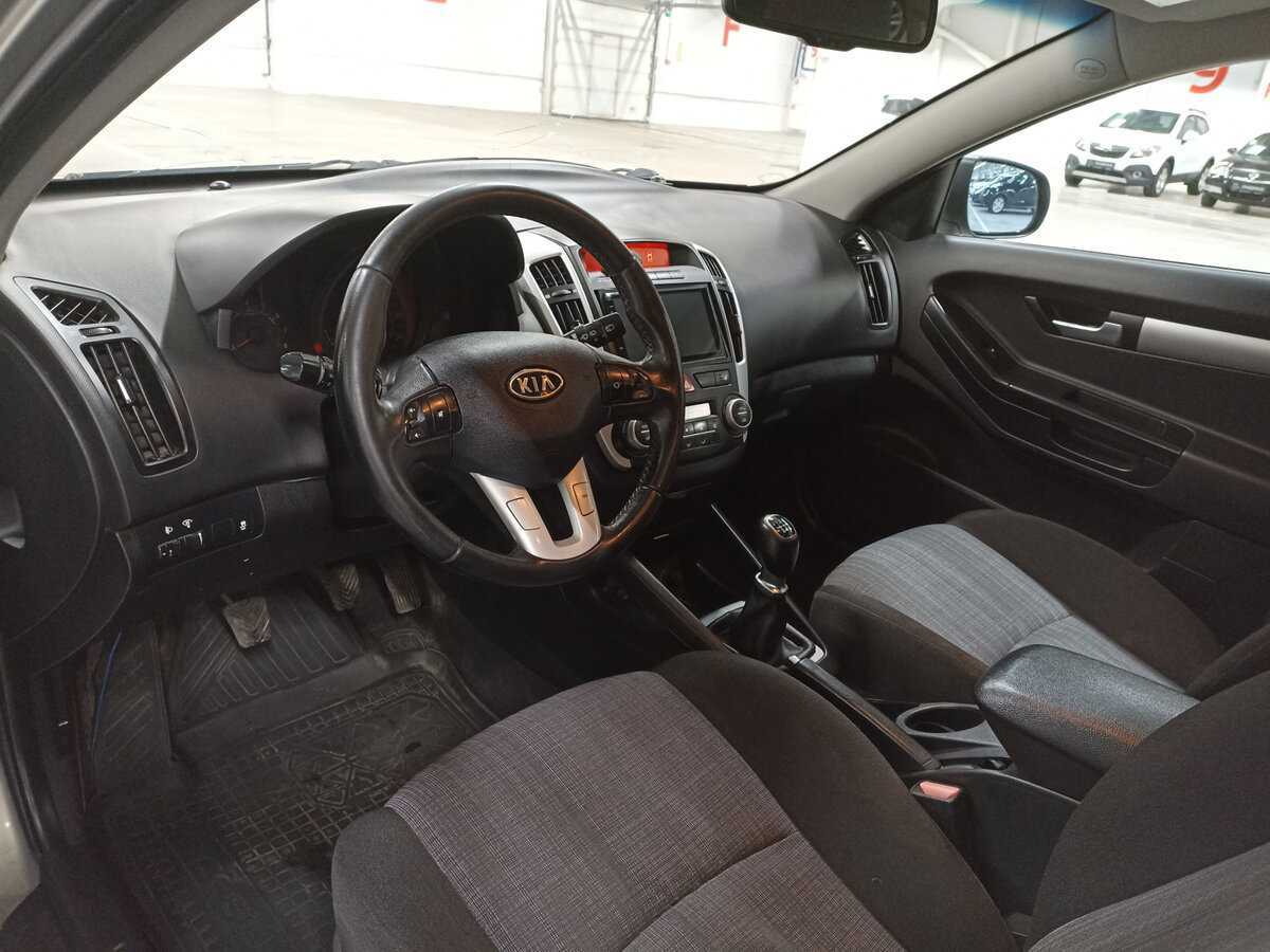 Kia Ceed с пробегом — 2011 год. Фото: #15