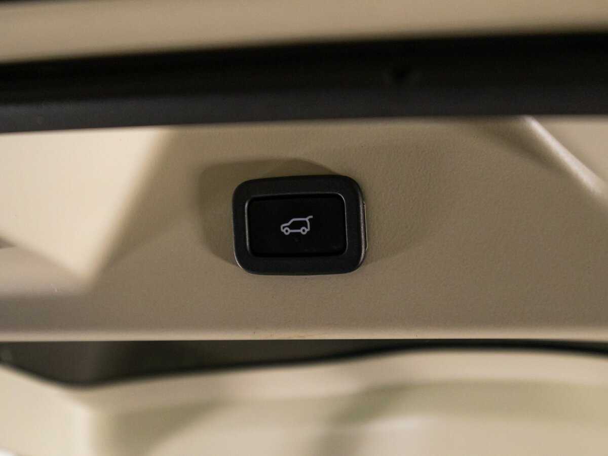 Land Rover Range Rover с пробегом — 2019 год. Фото: #13