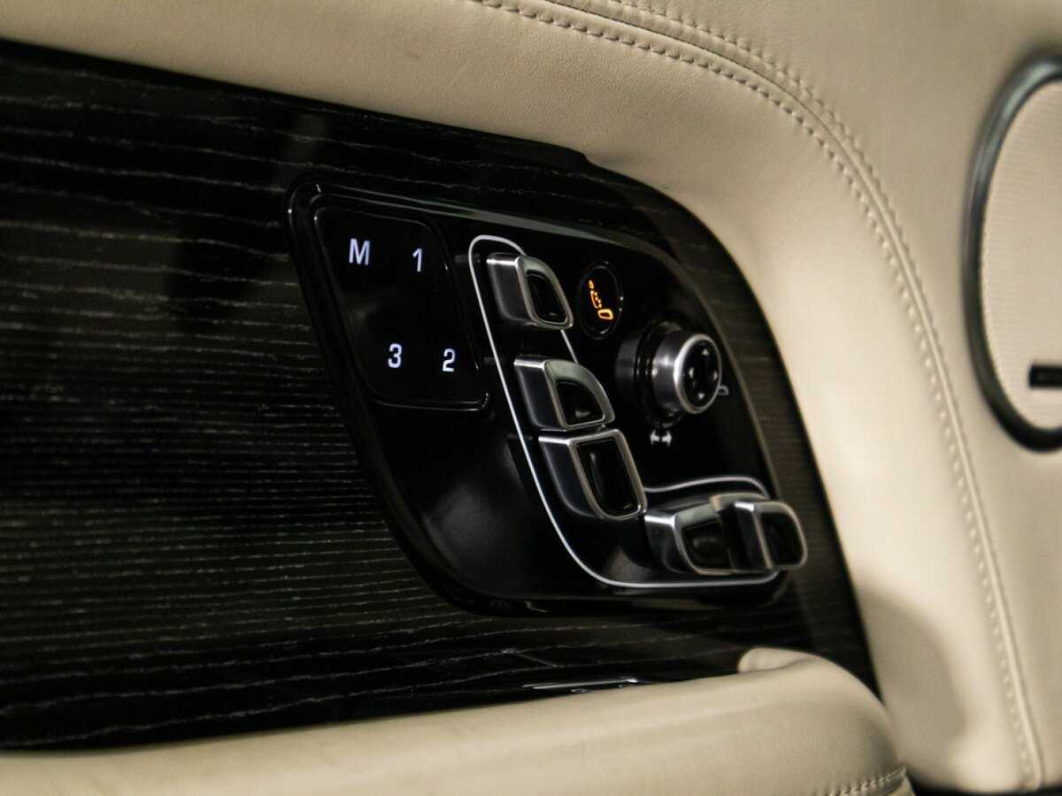 Land Rover Range Rover с пробегом — 2019 год. Фото: #30