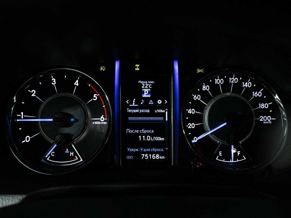 Toyota Fortuner с пробегом — 2017 год. Фото: #11