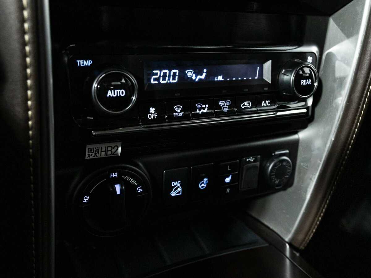 Toyota Fortuner с пробегом — 2017 год. Фото: #14