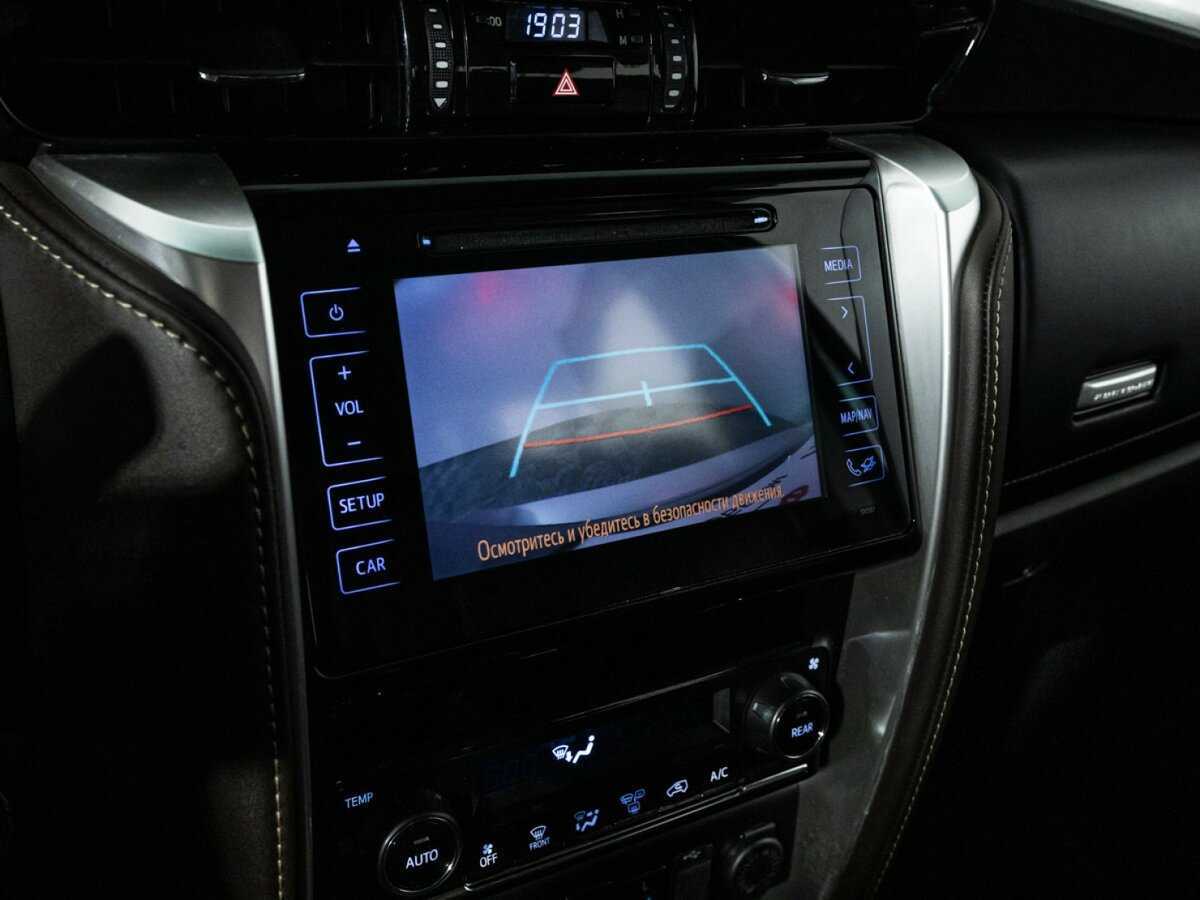 Toyota Fortuner с пробегом — 2017 год. Фото: #15