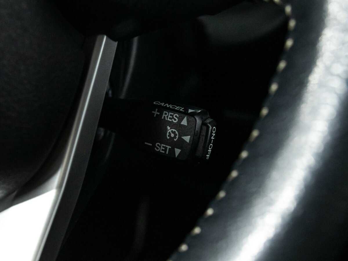 Toyota Fortuner с пробегом — 2017 год. Фото: #19