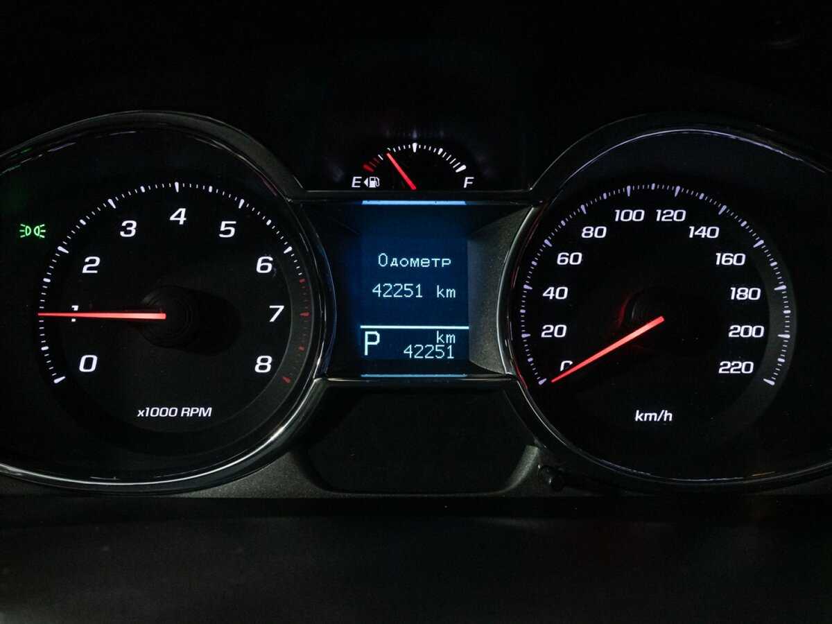 Chevrolet Captiva с пробегом — 2014 год. Фото: #11