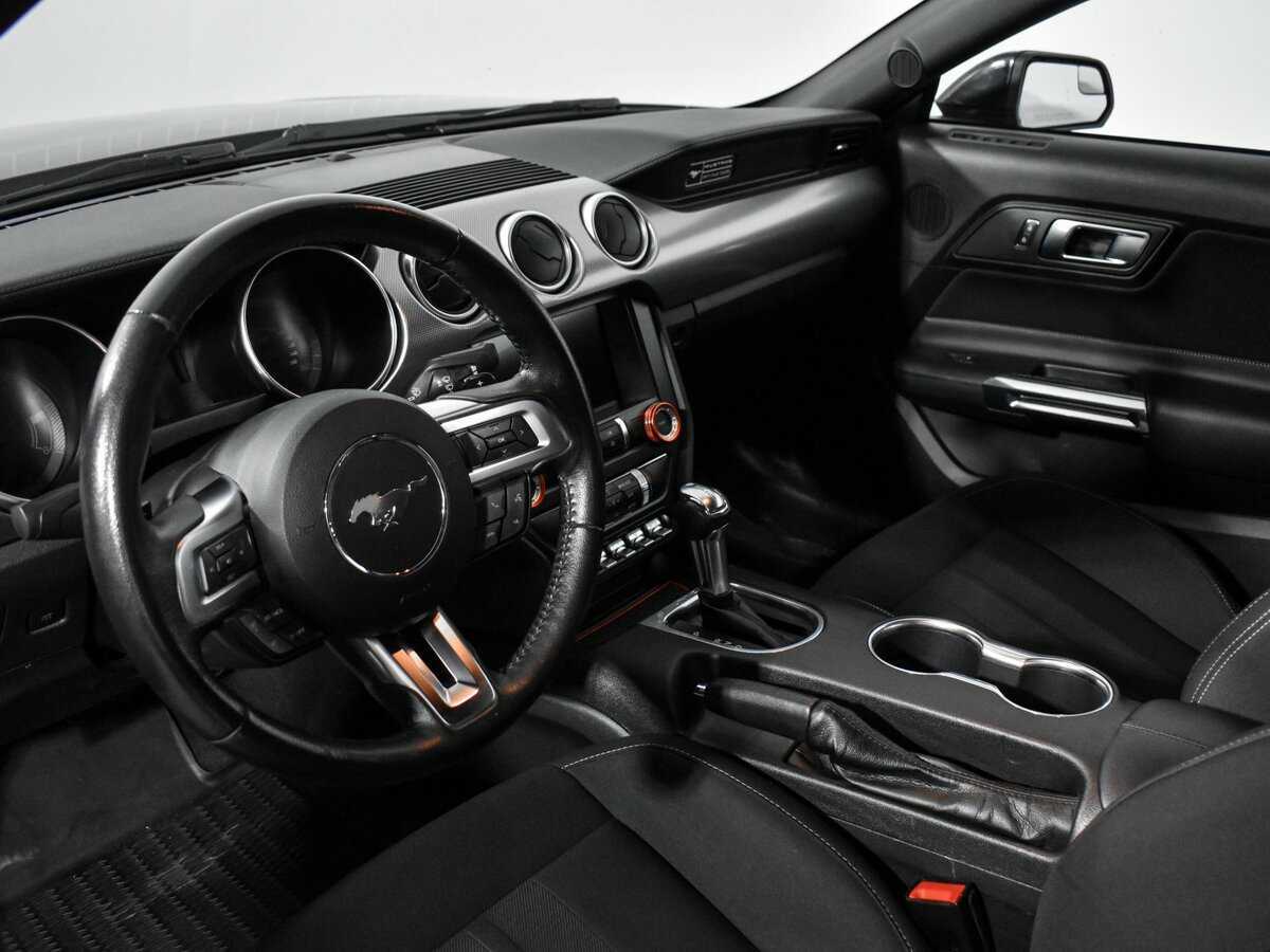 Ford Mustang с пробегом — 2019 год. Фото: #6