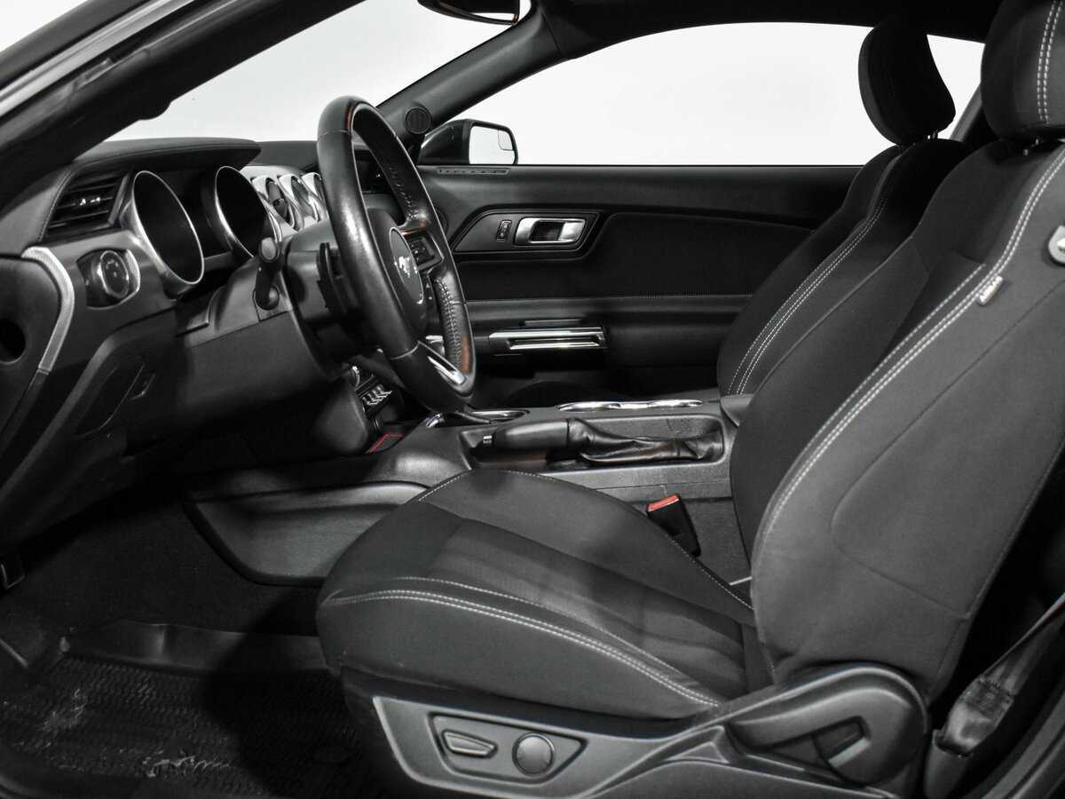 Ford Mustang с пробегом — 2019 год. Фото: #9