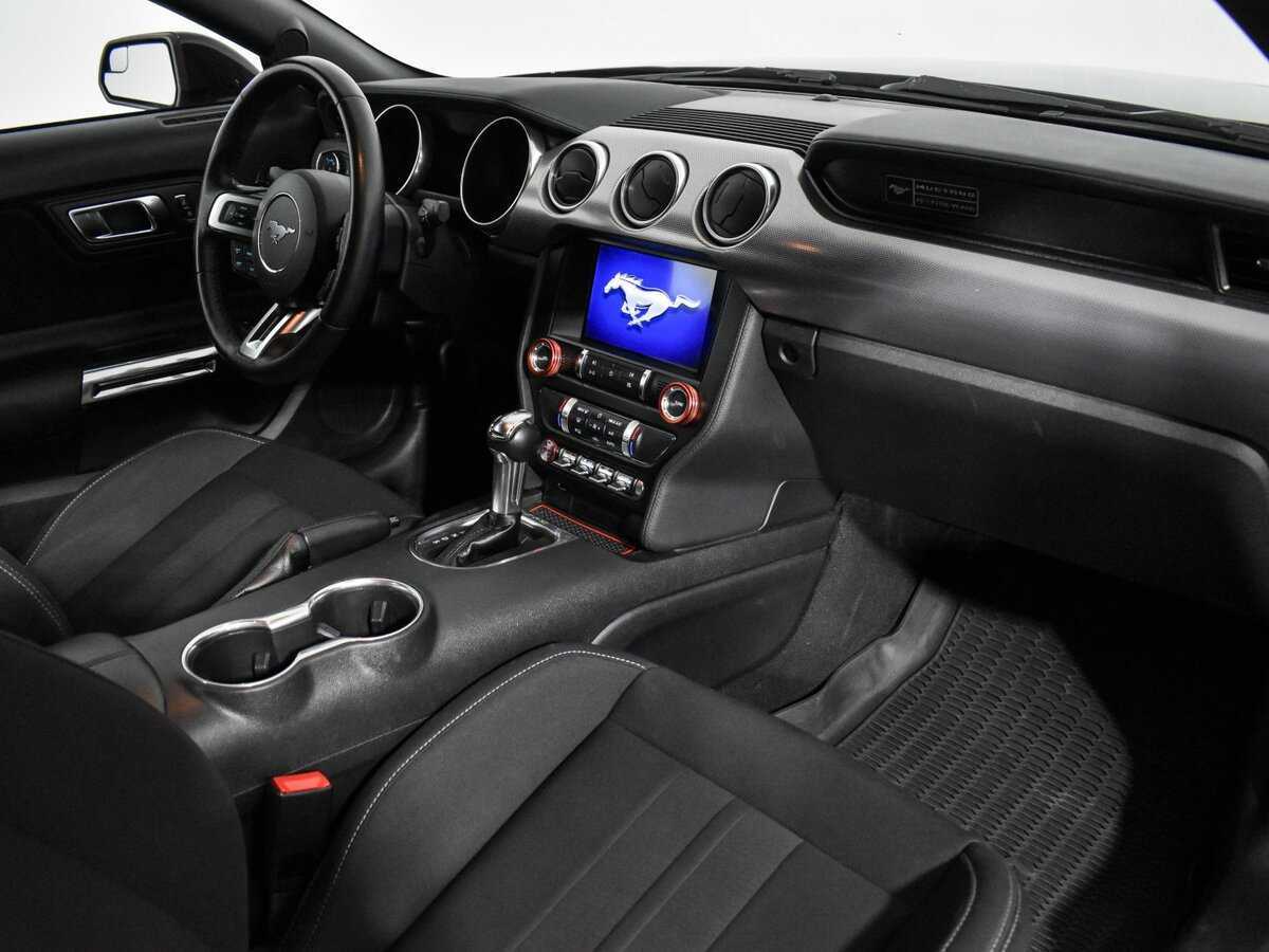 Ford Mustang с пробегом — 2019 год. Фото: #13