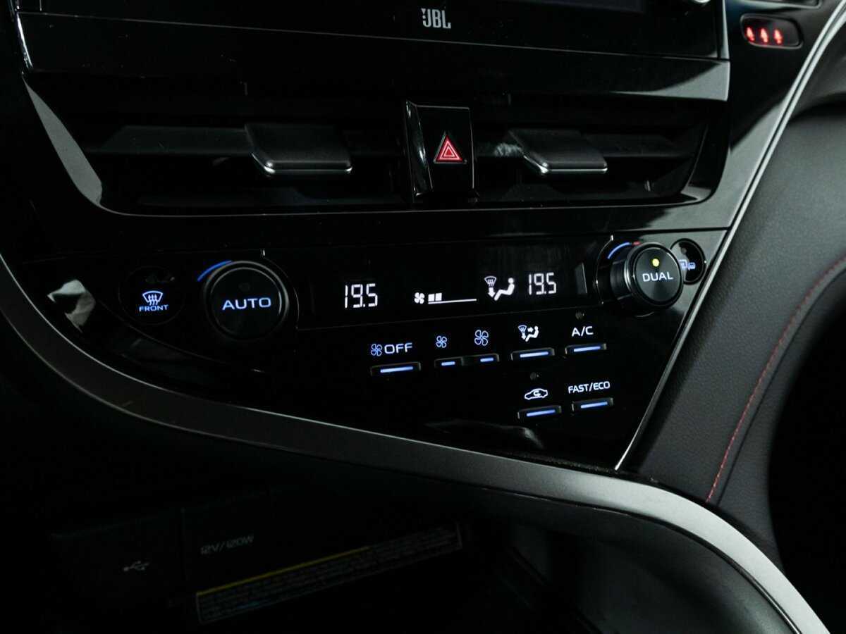 Toyota Camry с пробегом — 2021 год. Фото: #16