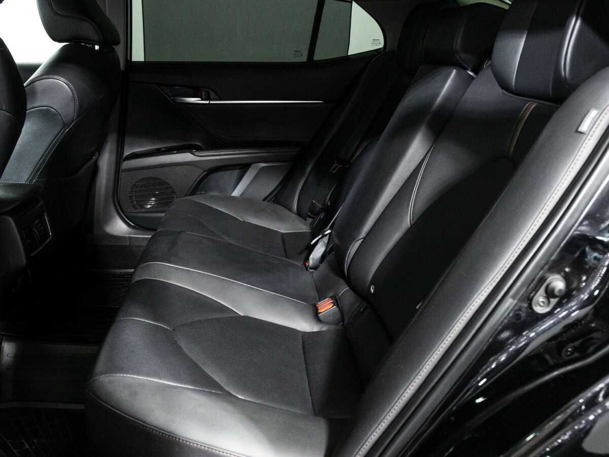 Toyota Camry с пробегом — 2020 год. Фото: #9
