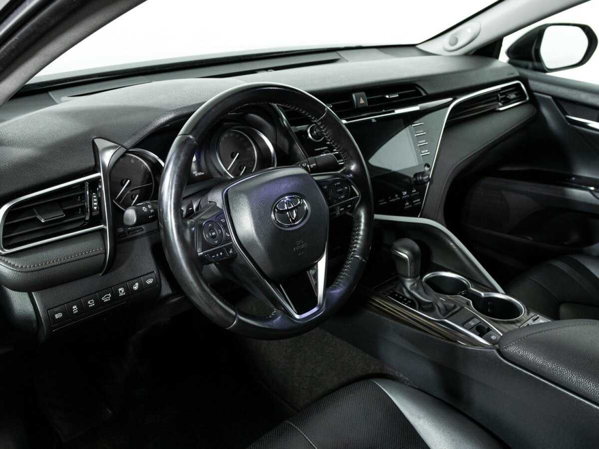 Toyota Camry с пробегом — 2020 год. Фото: #10