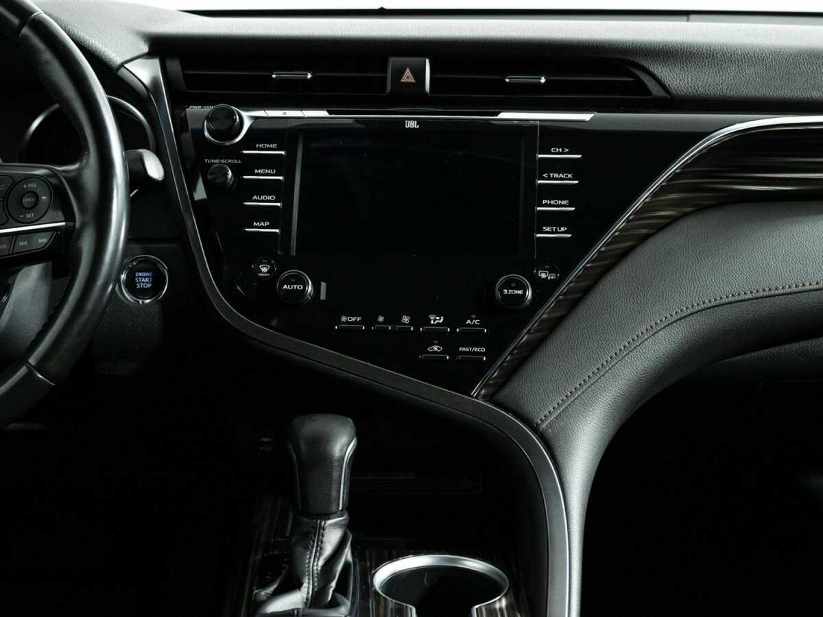 Toyota Camry с пробегом — 2020 год. Фото: #13