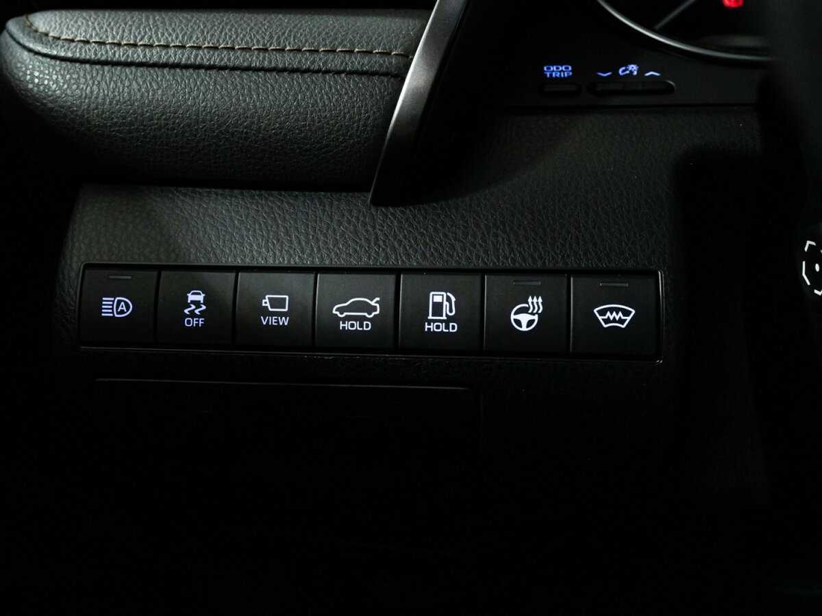 Toyota Camry с пробегом — 2020 год. Фото: #23