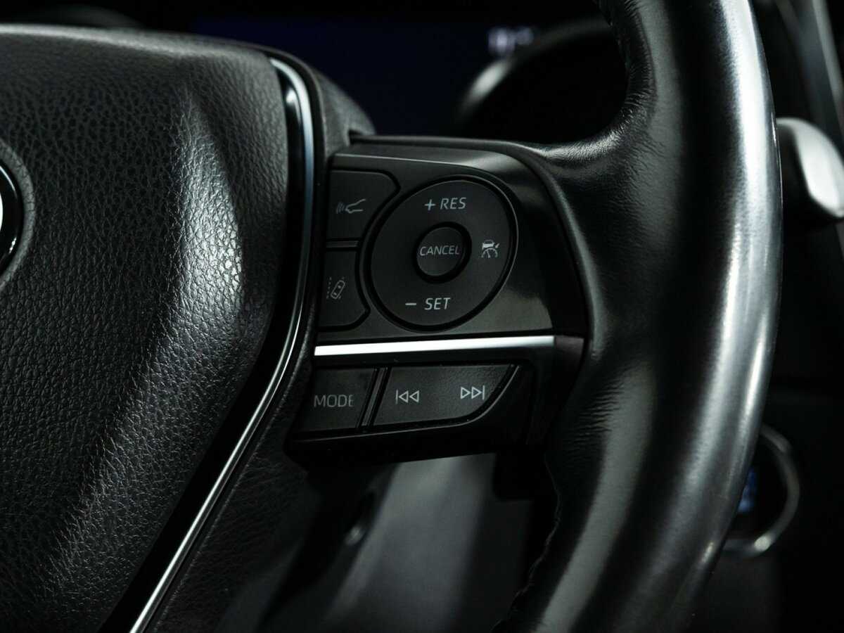 Toyota Camry с пробегом — 2020 год. Фото: #24