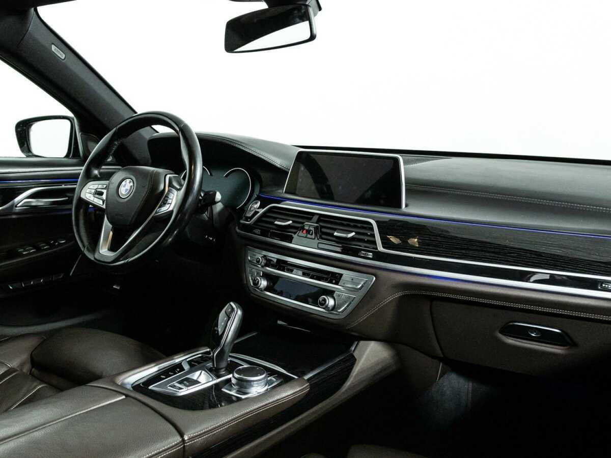 BMW 7 серии с пробегом — 2016 год. Фото: #8