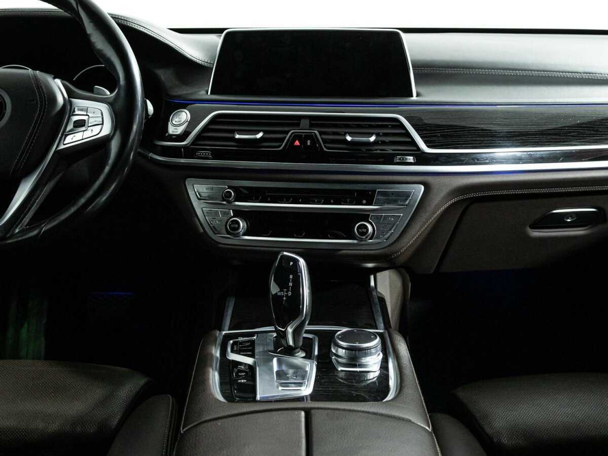 BMW 7 серии с пробегом — 2016 год. Фото: #13