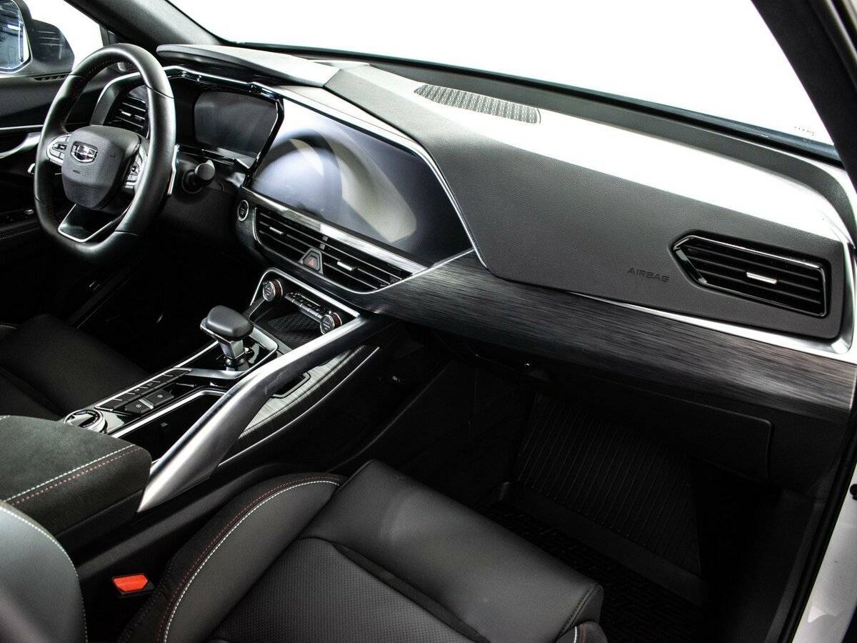 Geely Tugella с пробегом — 2023 год. Фото: #8