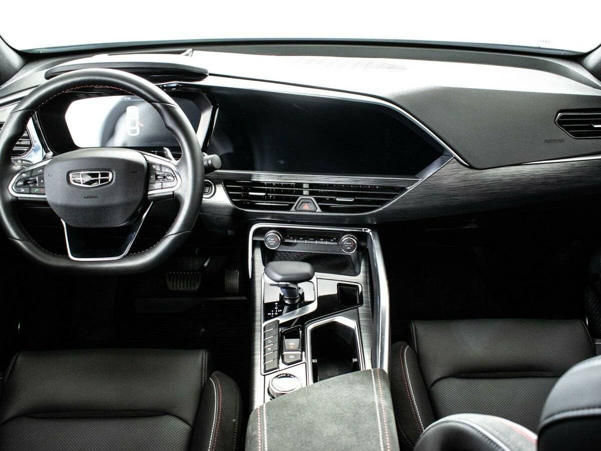 Geely Tugella с пробегом — 2023 год. Фото: #10