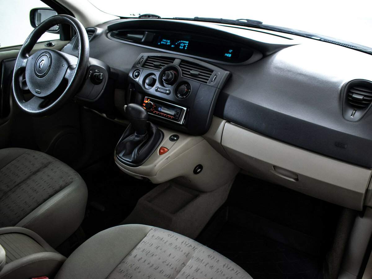 Renault Scenic с пробегом — 2006 год. Фото: #4