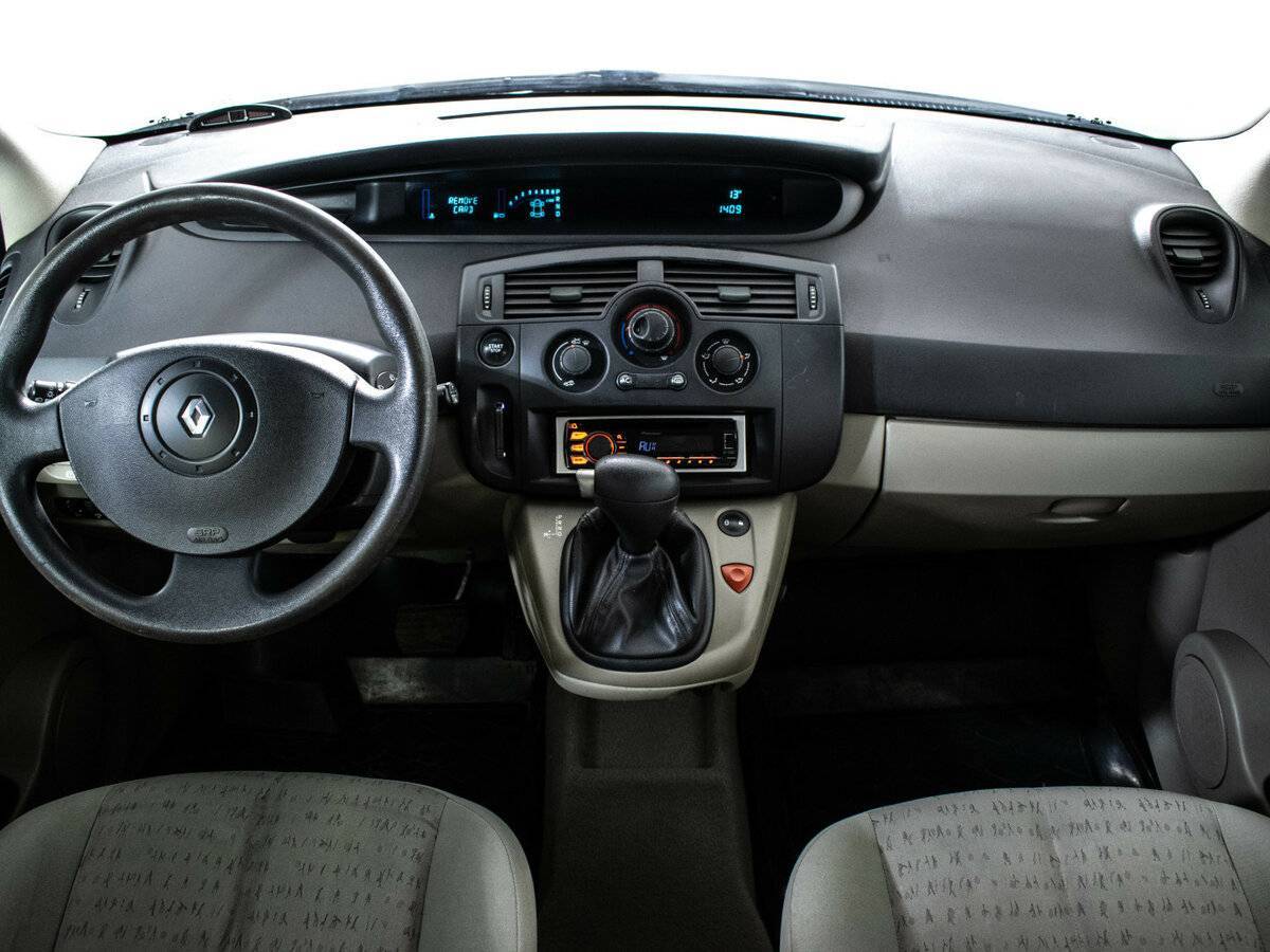 Renault Scenic с пробегом — 2006 год. Фото: #6