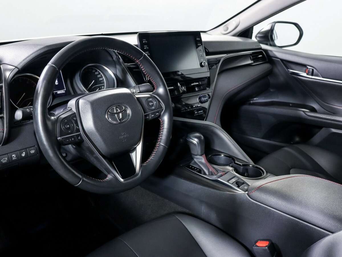Toyota Camry с пробегом — 2021 год. Фото: #10