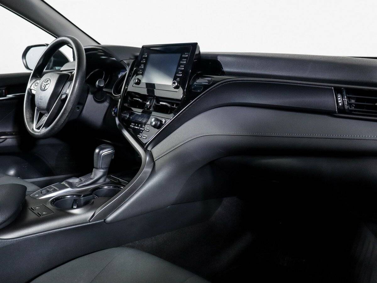 Toyota Camry с пробегом — 2021 год. Фото: #8