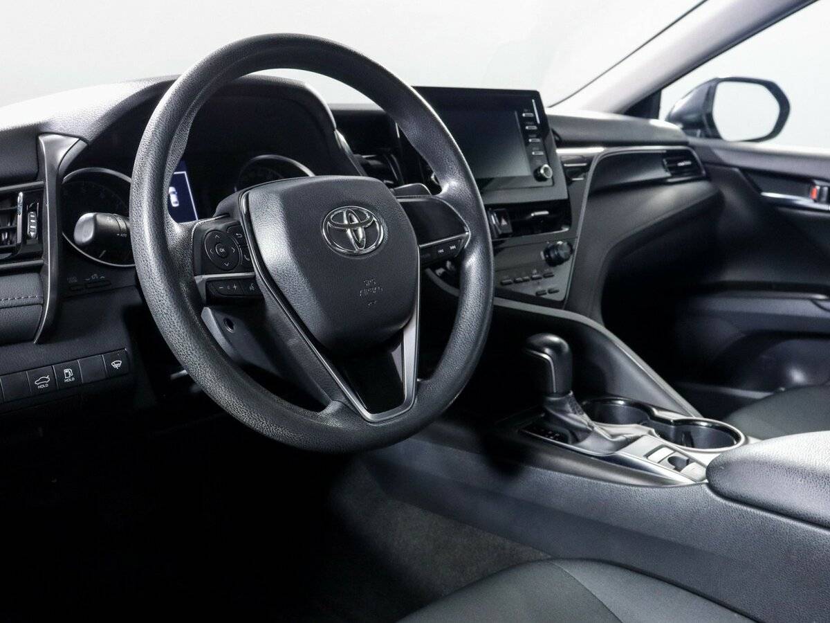 Toyota Camry с пробегом — 2021 год. Фото: #13