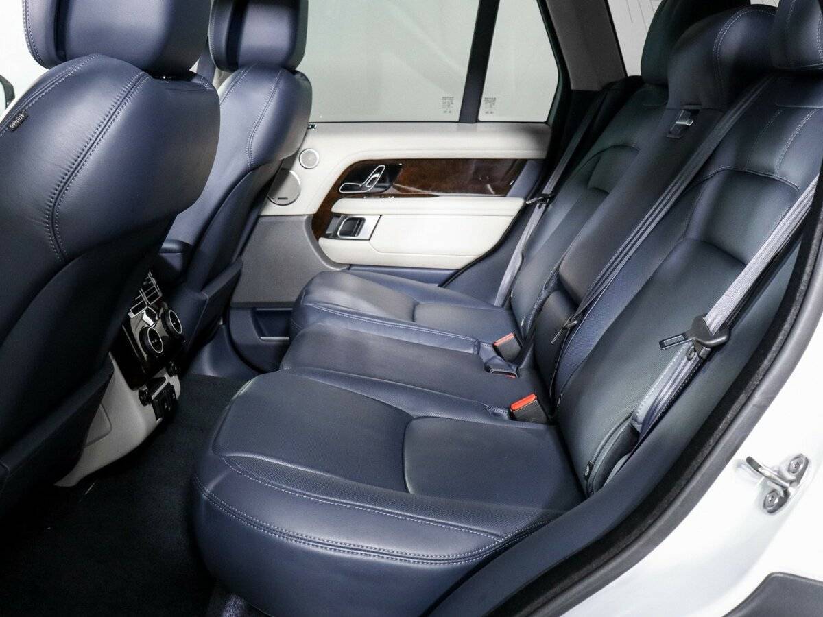 Land Rover Range Rover с пробегом — 2021 год. Фото: #6